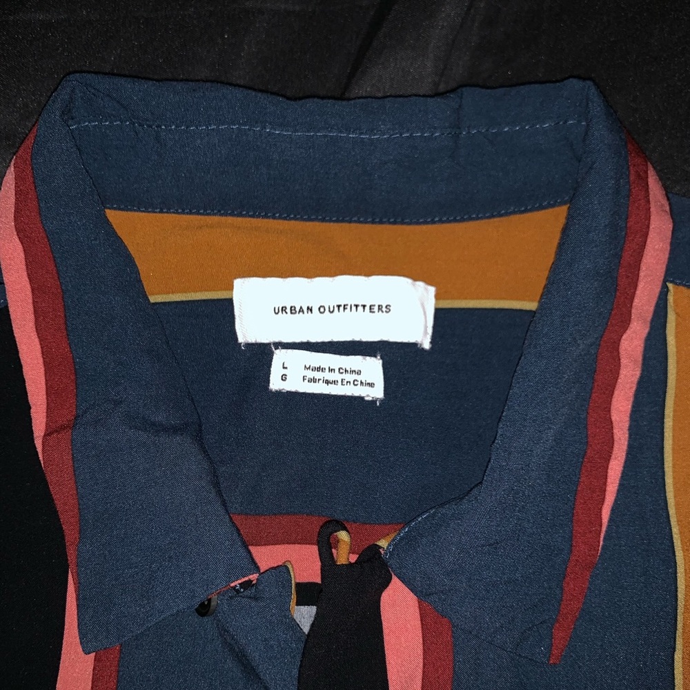 Button down shirt - Picture 2 of 4